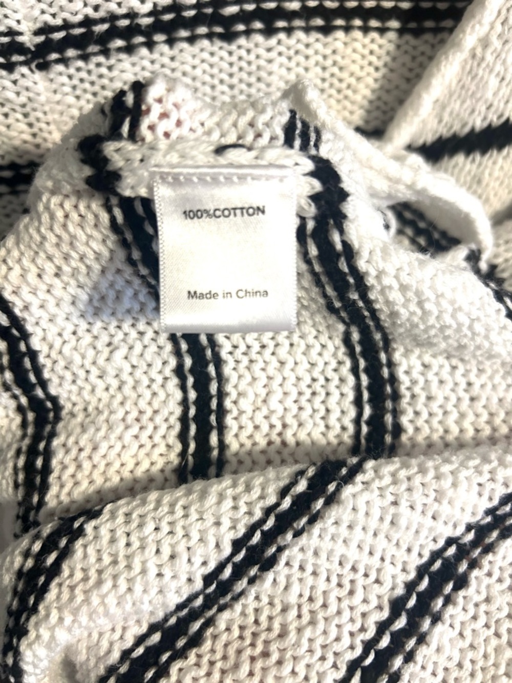 Evereve Striped V-Neck Knit Tshirt 100% Cotton M Black White Nautical Cap Sleeve - Picture 4 of 6
